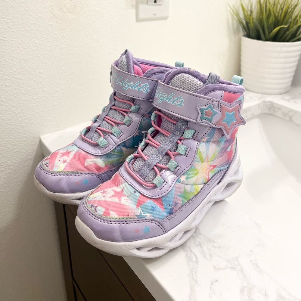 EUC Skechers lightweight and lights up boots size 12